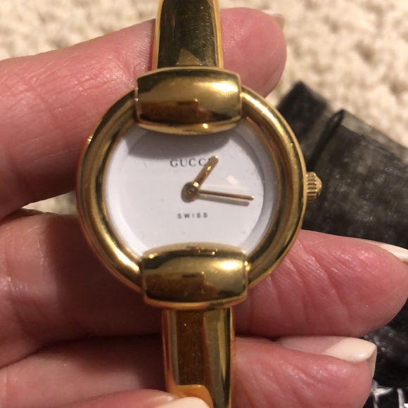Gucci watch - Picture 2 of 3